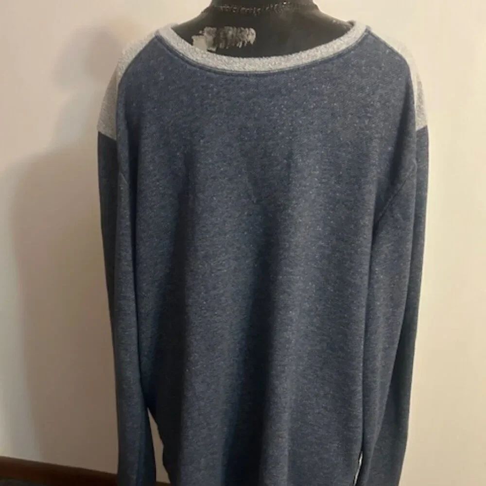 Tommy Bahamas Blue/Gray crew neck sweatshirt, size XXL